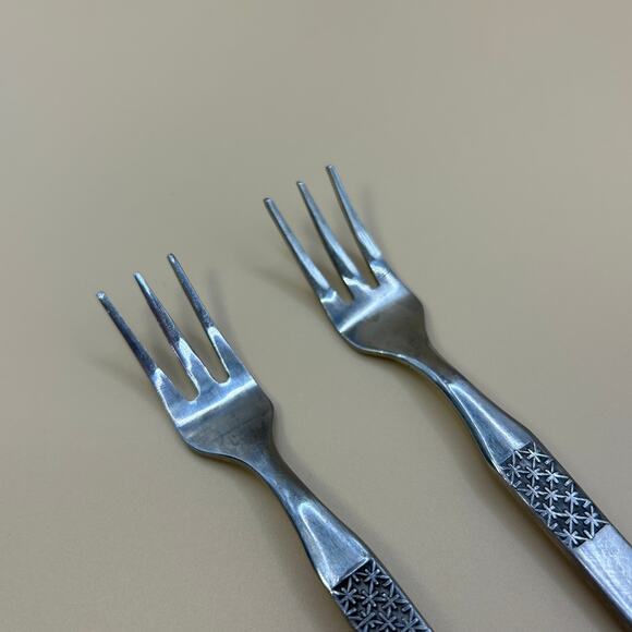 2 Cocktail Seafood Fork Oxford Hall Stainless Korea Snowflake Star - Picture 4 of 6